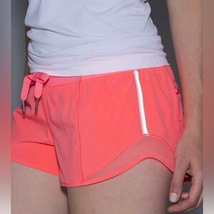 Lululemon Size 6 Original Hotty Hot Short Grapefruit
